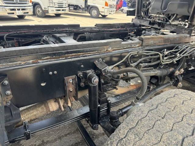 いすゞギガセルフローダー大型（10t）[写真16]