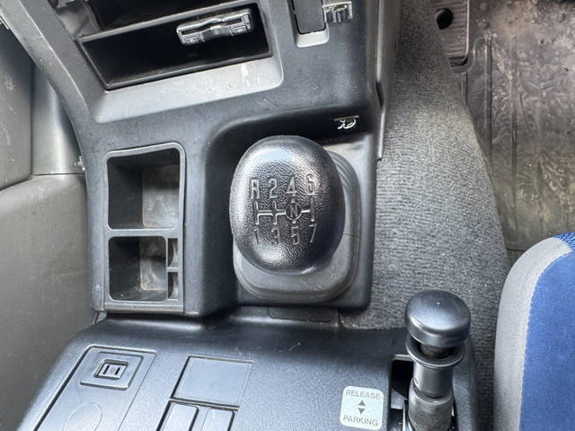 いすゞギガセルフローダー大型（10t）[写真24]