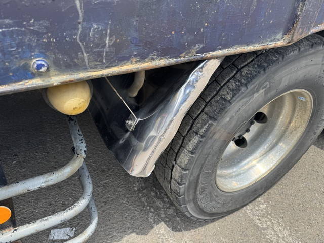 いすゞギガセルフローダー大型（10t）[写真35]