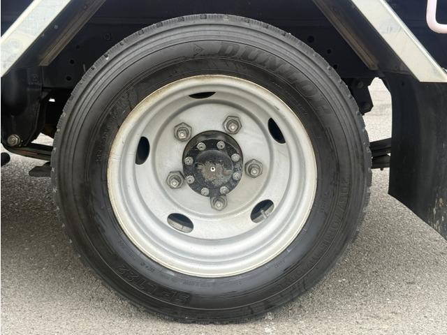 いすゞエルフ平ボディ小型（2t・3t）[写真16]