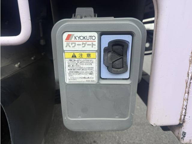 いすゞエルフ平ボディ小型（2t・3t）[写真27]