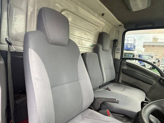 いすゞエルフ平ボディ小型（2t・3t）[写真32]