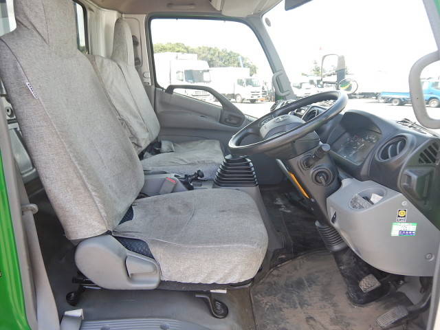 日野デュトロアルミブロック小型（2t・3t）[写真17]