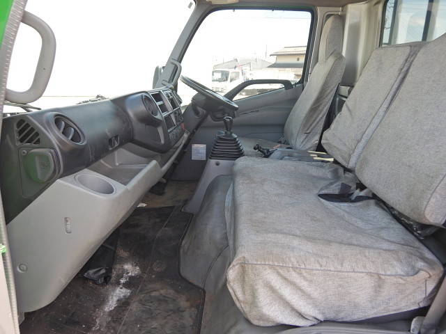 日野デュトロアルミブロック小型（2t・3t）[写真18]