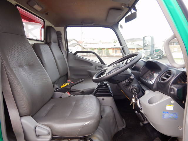 日野デュトロコンテナ専用車小型（2t・3t）[写真17]