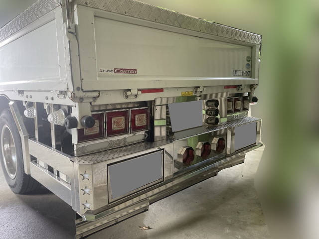 三菱ふそうキャンターガッツ平ボディ小型（2t・3t）[写真10]