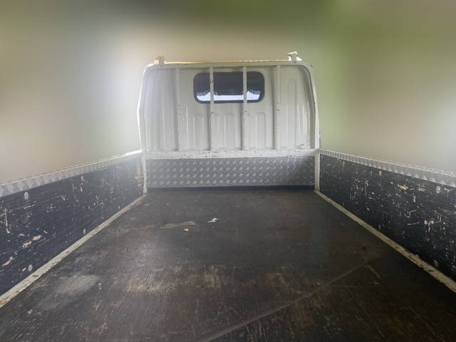 三菱ふそうキャンターガッツ平ボディ小型（2t・3t）[写真11]