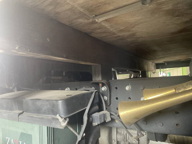 三菱ふそうキャンターガッツ平ボディ小型（2t・3t）[写真18]