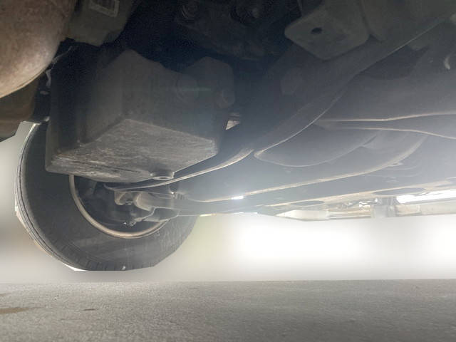 三菱ふそうキャンターガッツ平ボディ小型（2t・3t）[写真19]