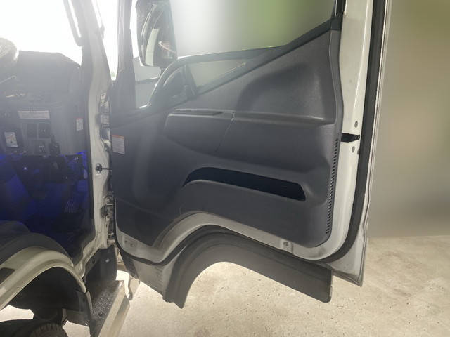 三菱ふそうキャンターガッツ平ボディ小型（2t・3t）[写真25]