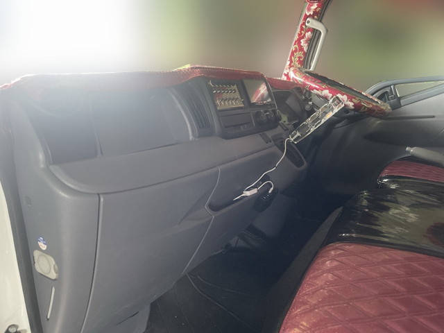 三菱ふそうキャンターガッツ平ボディ小型（2t・3t）[写真28]