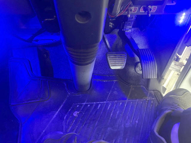 三菱ふそうキャンターガッツ平ボディ小型（2t・3t）[写真35]