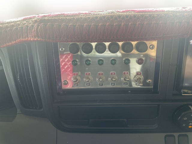 三菱ふそうキャンターガッツ平ボディ小型（2t・3t）[写真37]