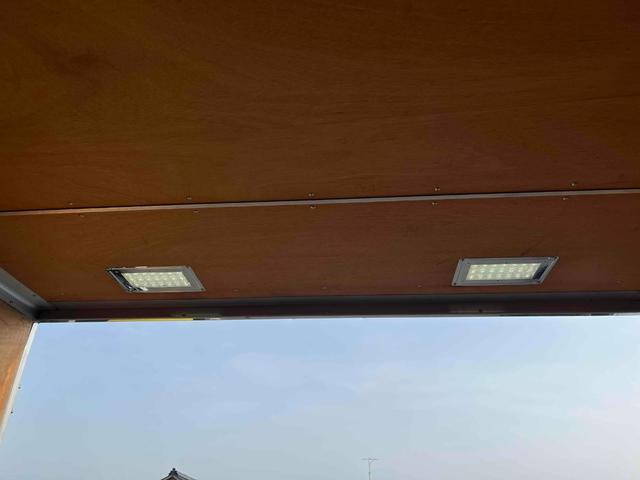 三菱ふそうキャンターアルミバン小型（2t・3t）[写真17]