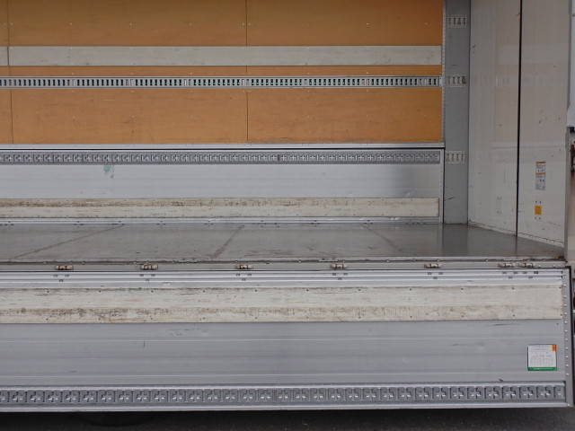 UDトラックスその他の車種アルミウイング大型（10t）[写真11]