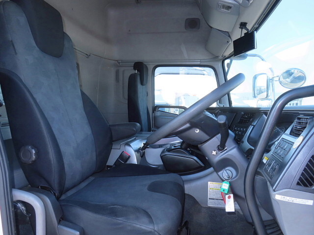 UDトラックスクオンアルミウイング大型（10t）[写真20]