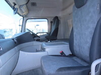 UDトラックスクオンアルミウイング大型（10t）[写真22]