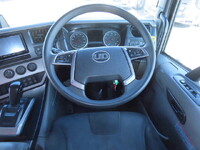 UDトラックスクオンアルミウイング大型（10t）[写真24]