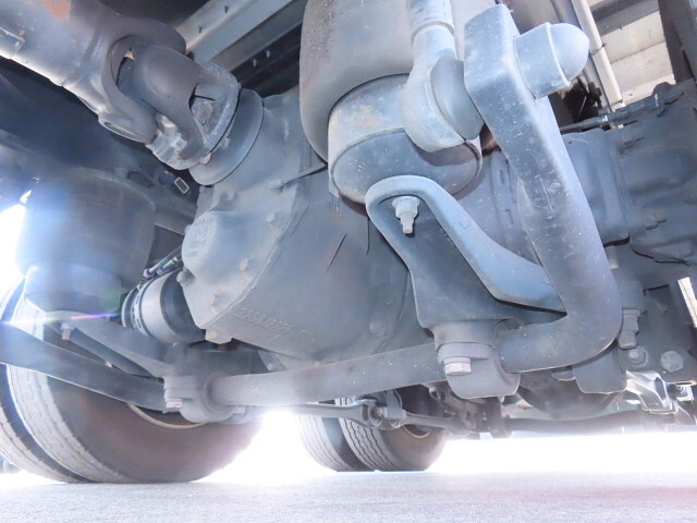 UDトラックスクオンアルミウイング大型（10t）[写真09]