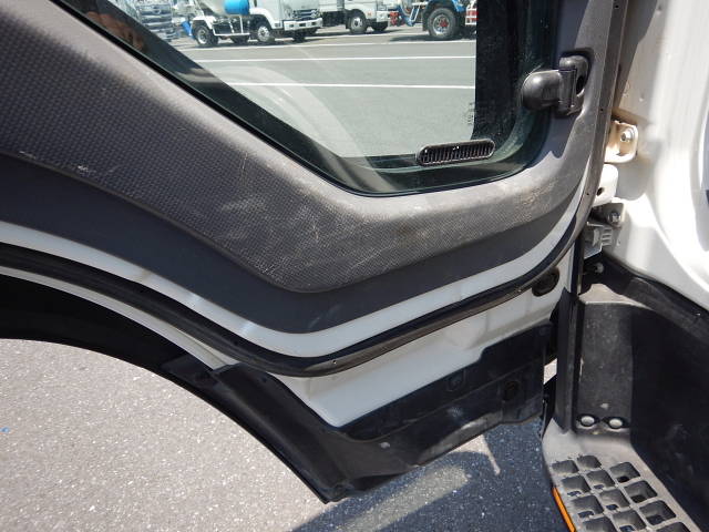 いすゞフォワードダンプ中型（4t）[写真28]