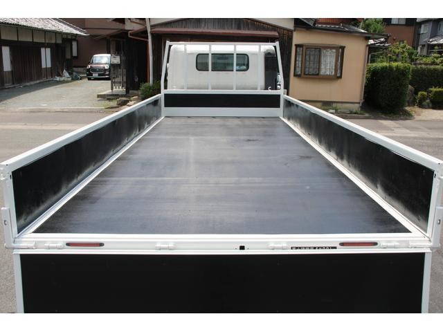 トヨタトヨエース平ボディ小型（2t・3t）[写真13]