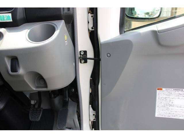 トヨタトヨエース平ボディ小型（2t・3t）[写真35]