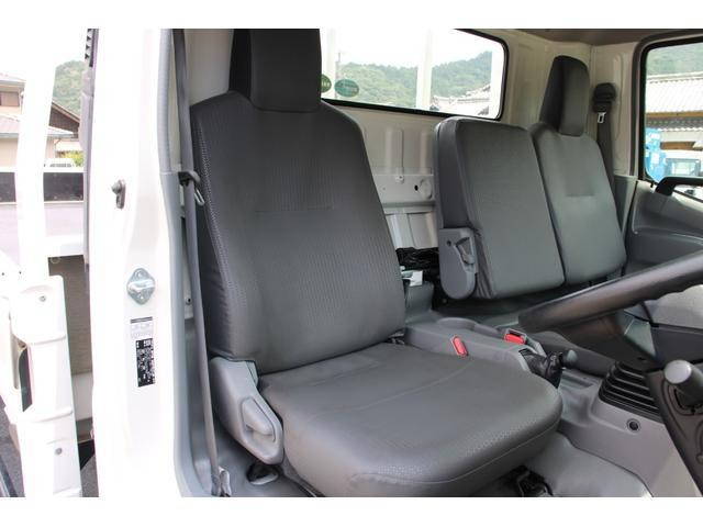 トヨタトヨエース平ボディ小型（2t・3t）[写真36]