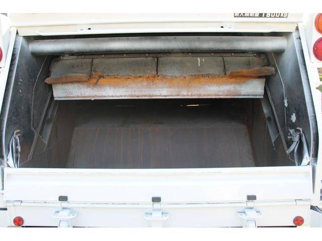 いすゞフォワードパッカー車（塵芥車）中型（4t）[写真10]