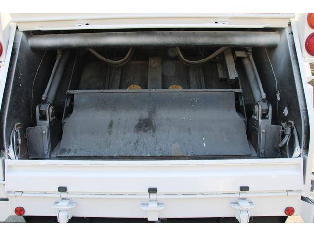 いすゞフォワードパッカー車（塵芥車）中型（4t）[写真16]