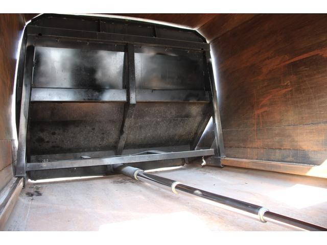 いすゞフォワードパッカー車（塵芥車）中型（4t）[写真18]