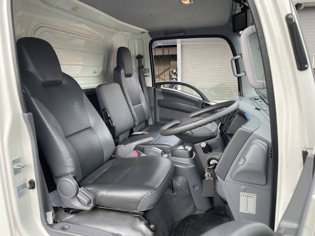 いすゞエルフアルミバン小型（2t・3t）[写真33]