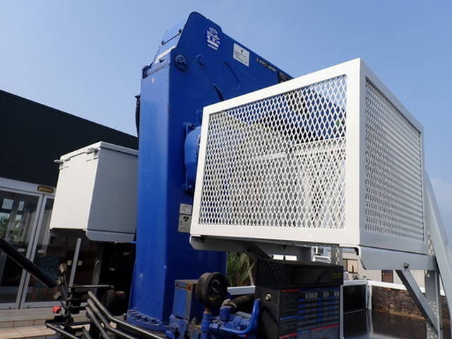 いすゞエルフクレーン4段小型（2t・3t）[写真22]