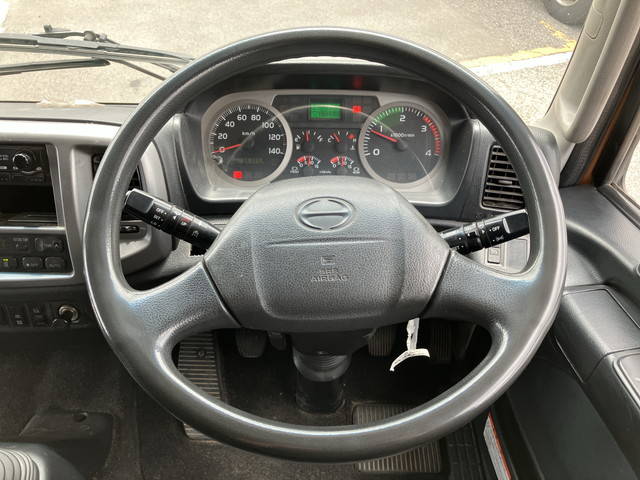 日野レンジャーアルミブロック中型（4t）[写真37]