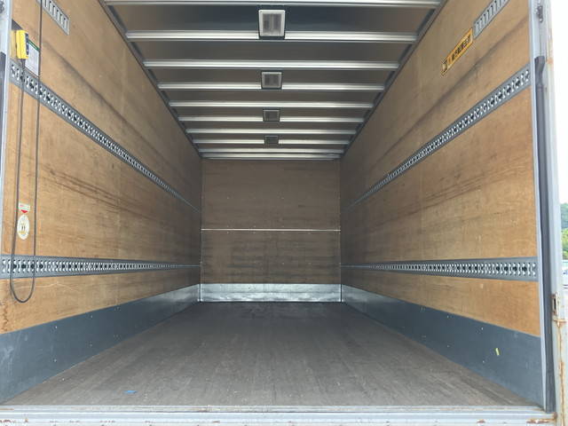 いすゞフォワードアルミバン中型（4t）[写真11]