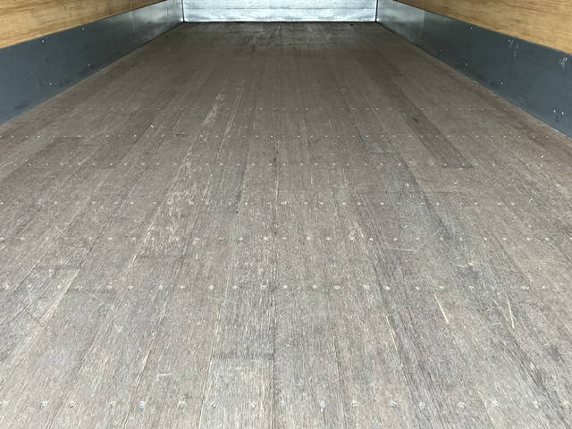 いすゞフォワードアルミバン中型（4t）[写真16]