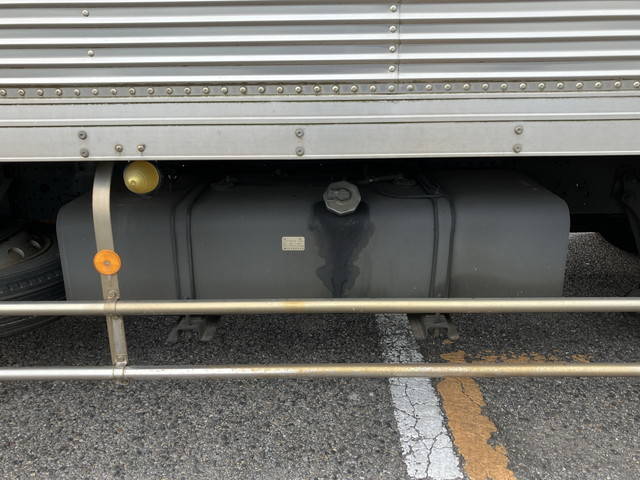 いすゞフォワードアルミバン中型（4t）[写真22]