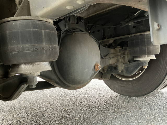 いすゞフォワードアルミバン中型（4t）[写真24]