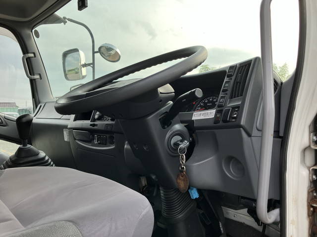 いすゞフォワードアルミバン中型（4t）[写真33]