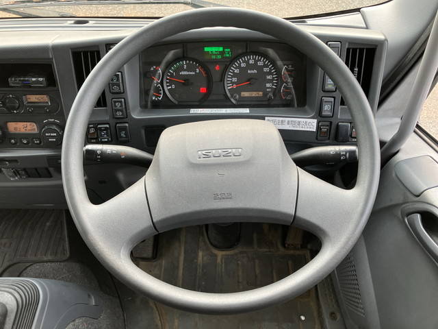 いすゞフォワードアルミバン中型（4t）[写真36]
