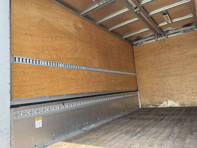 三菱ふそうキャンターアルミウイング小型（2t・3t）[写真12]