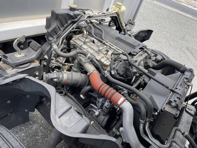 三菱ふそうキャンターアルミウイング小型（2t・3t）[写真25]