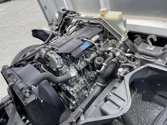 三菱ふそうキャンターアルミウイング小型（2t・3t）[写真26]