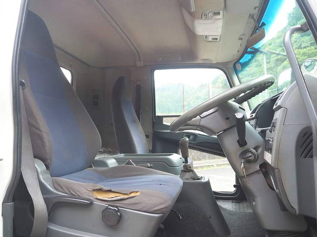 三菱ふそうファイタークレーン5段中型（4t）[写真36]