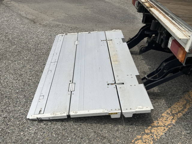 日野デュトロバン小型（2t・3t）[写真13]