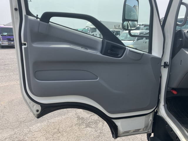 日野デュトロバン小型（2t・3t）[写真28]