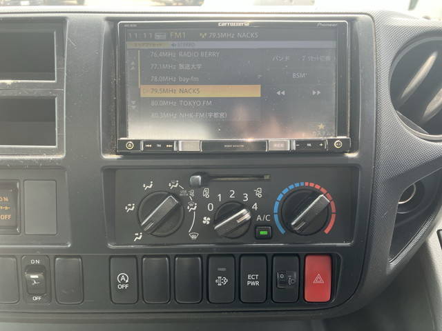 日野デュトロバン小型（2t・3t）[写真37]