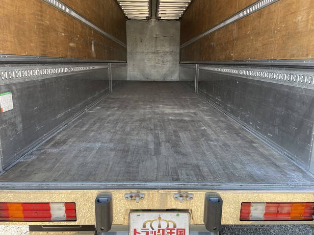 UDトラックスクオンアルミウイング大型（10t）[写真12]