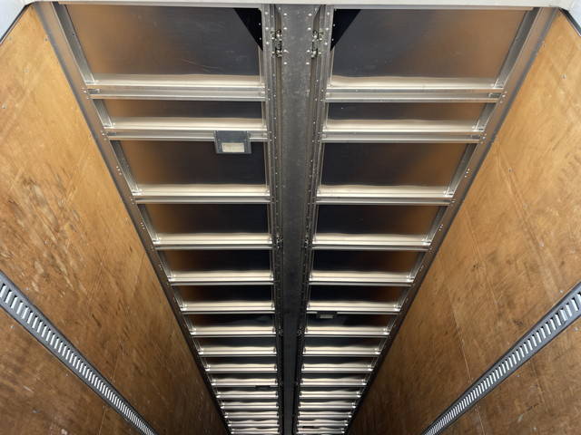 UDトラックスクオンアルミウイング大型（10t）[写真15]