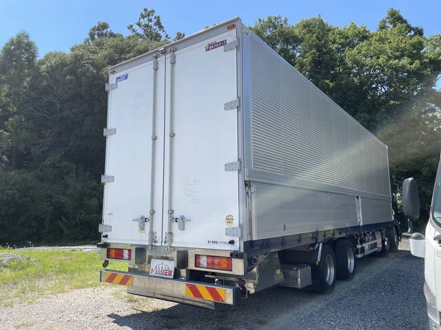 UDトラックスクオンアルミウイング大型（10t）[写真02]