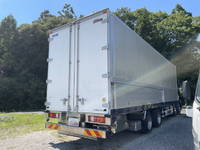 UDトラックスクオンアルミウイング大型（10t）[写真02]